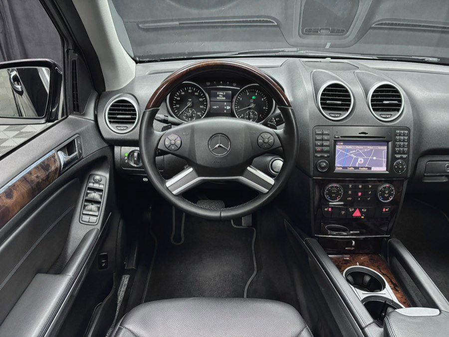 Used 2010 Mercedes-Benz ML 550 4MATIC image 38