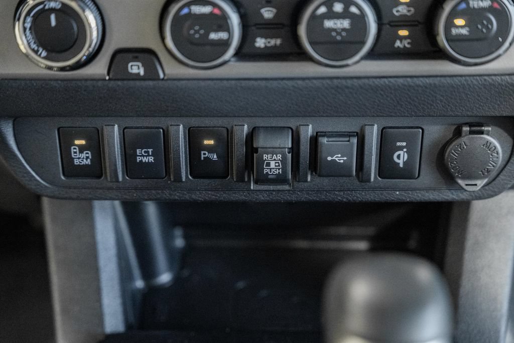 Used 2023 Toyota Tacoma Limited w/ Nightshade Package AWD/4WD image 26