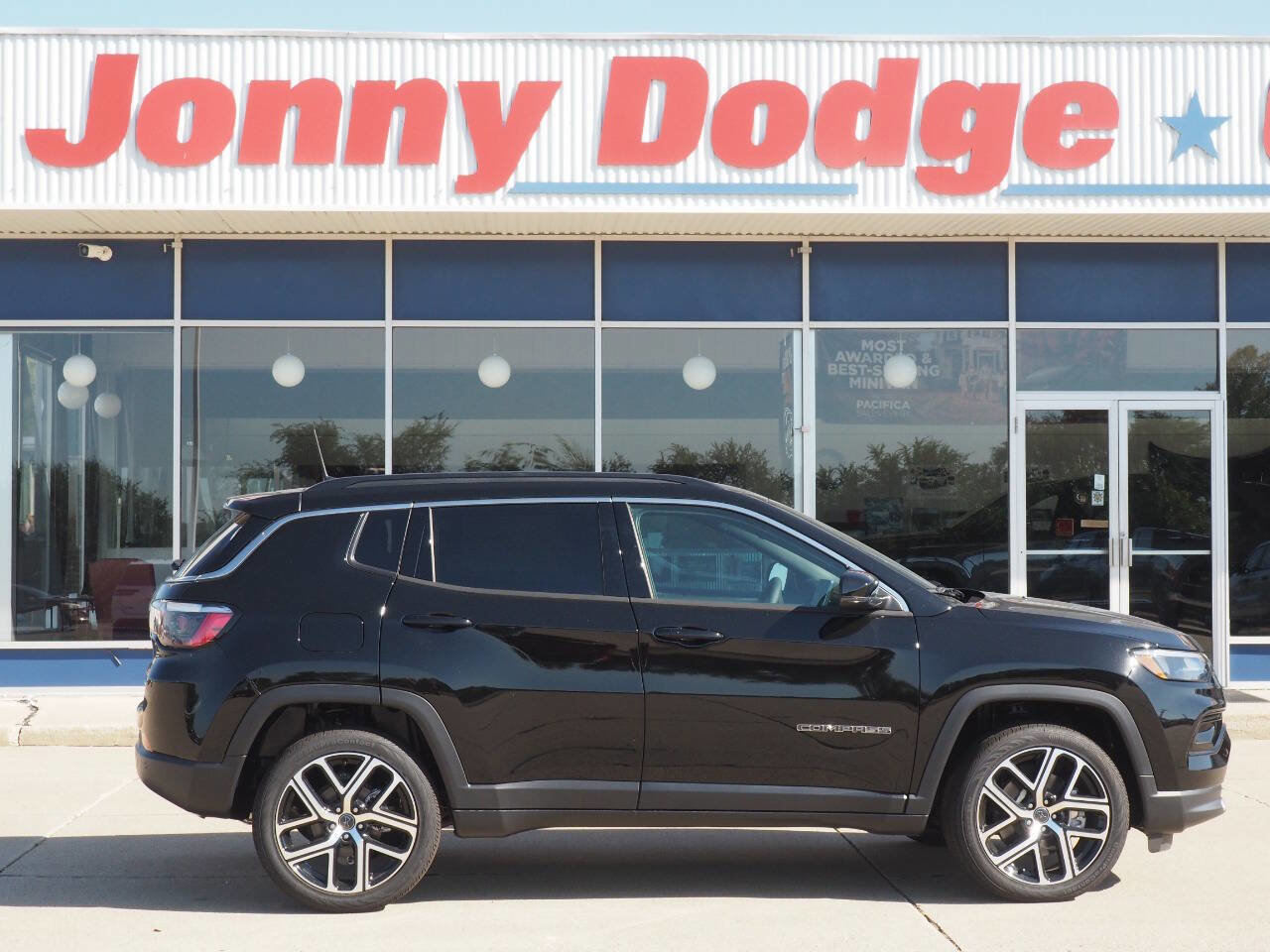 New 2025 Jeep Compass Limited image 1