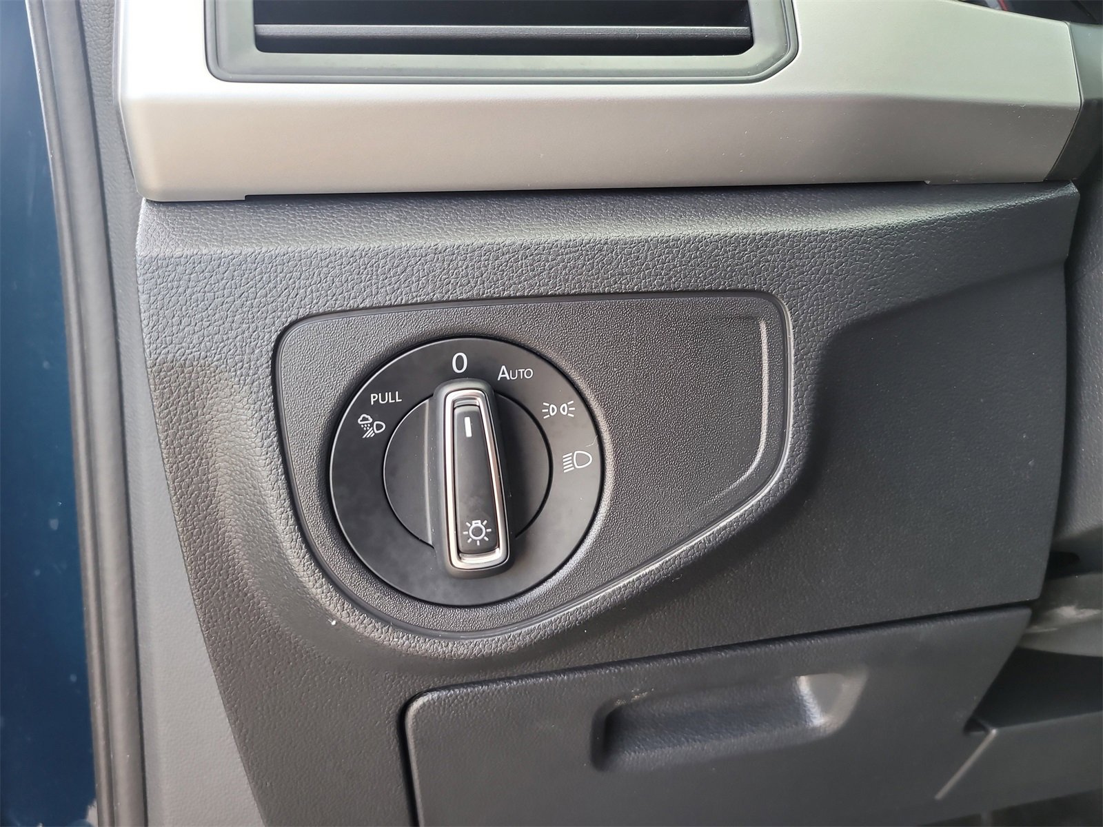 Used 2021 Volkswagen Atlas SE image 34