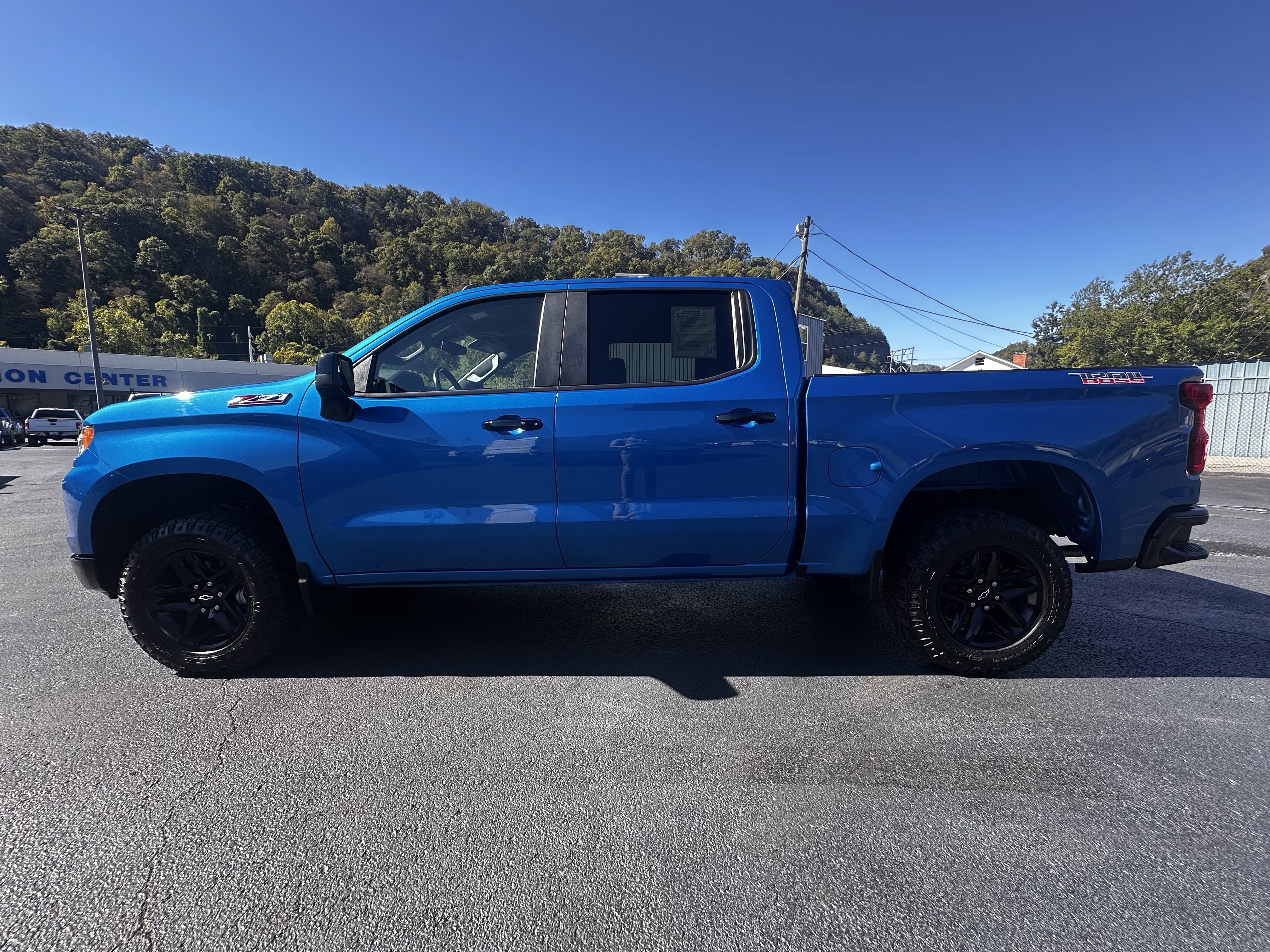 Used 2022 Chevrolet Silverado 1500 LT Trail Boss image 17