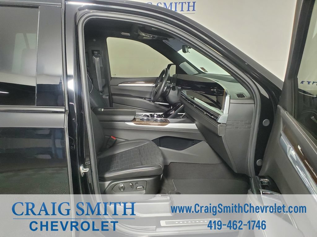 Used 2025 Cadillac Escalade Sport Platinum w/ LPO, Floor Liner Package AWD/4WD image 22