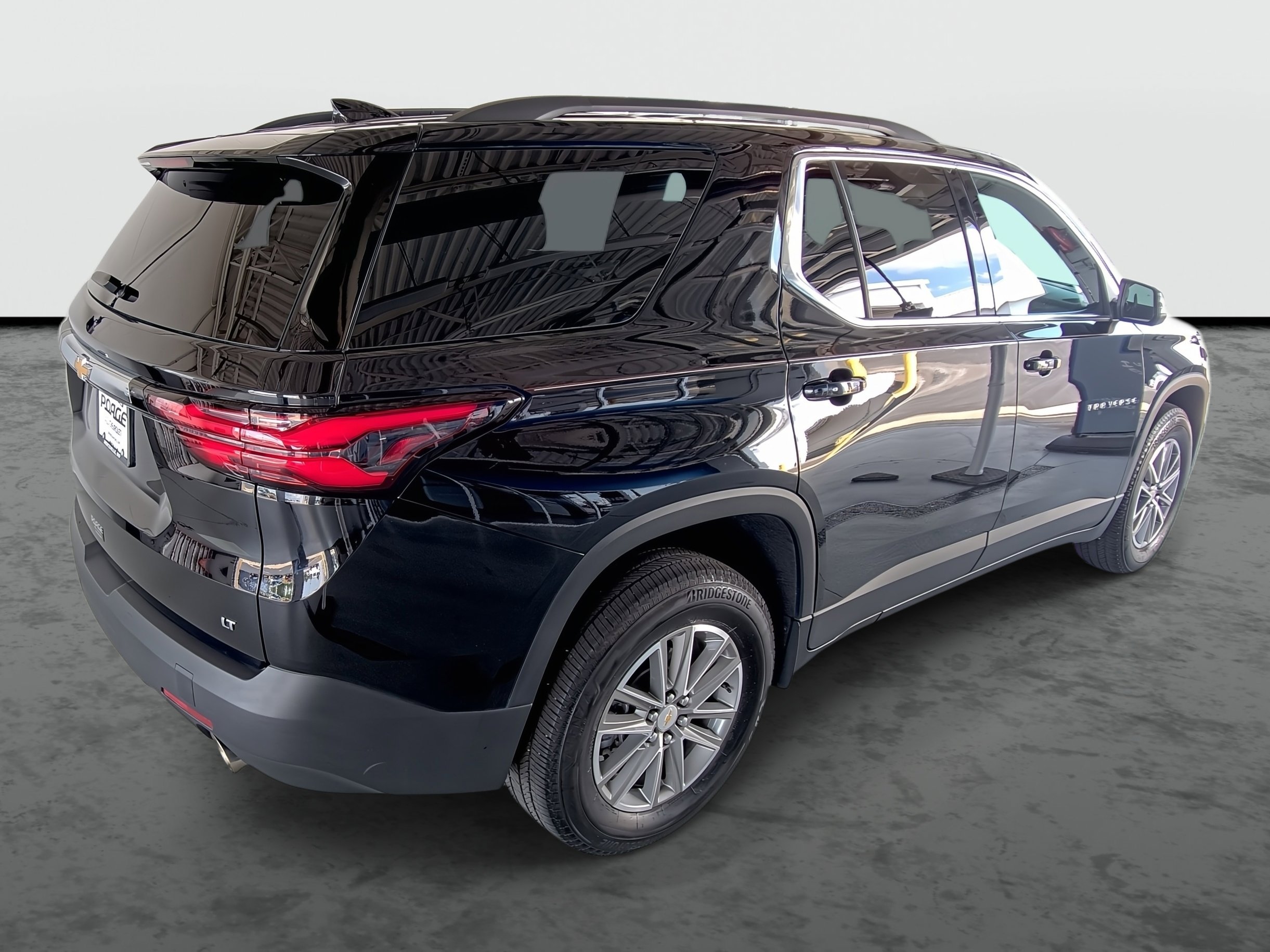 Used 2023 Chevrolet Traverse LT image 14