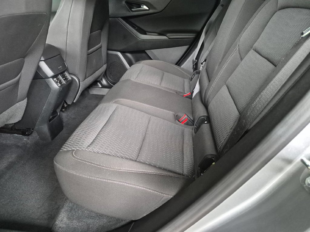 Used 2025 Chevrolet Equinox LT FWD image 19