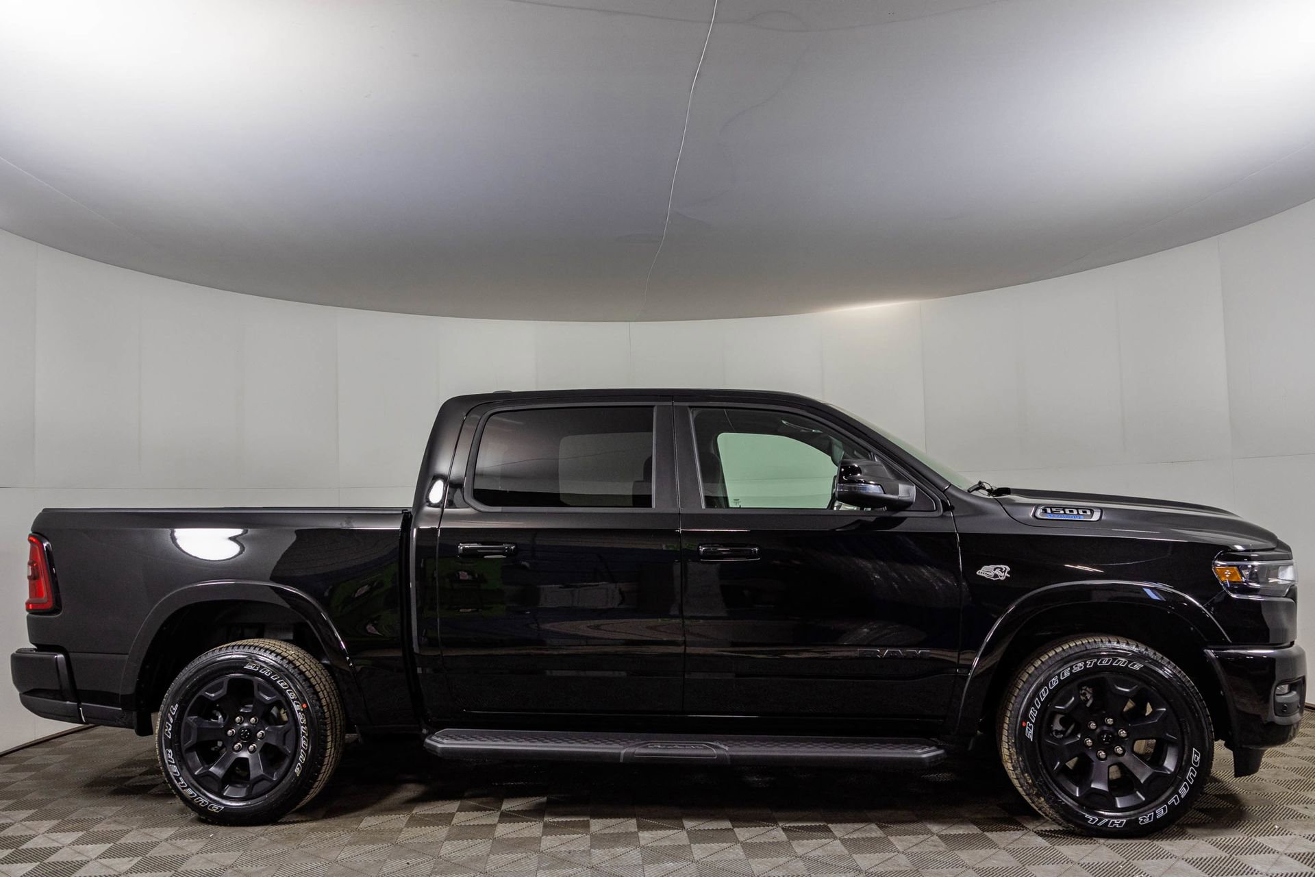 New 2026 RAM 1500 4x4 Crew Cab image 15
