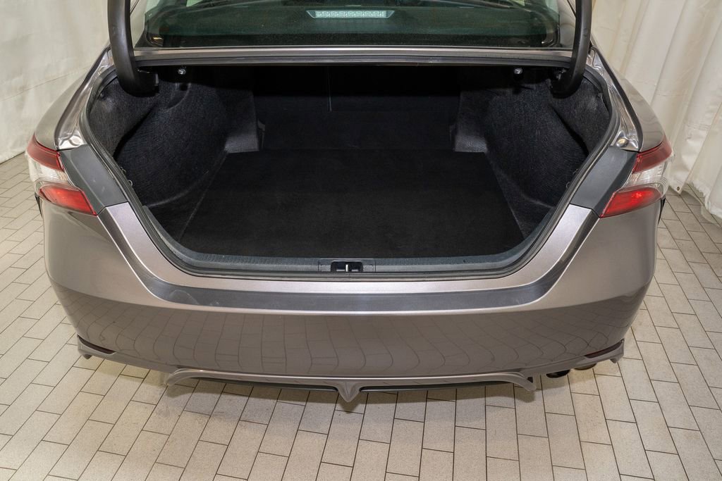 Used 2024 Toyota Camry SE image 5