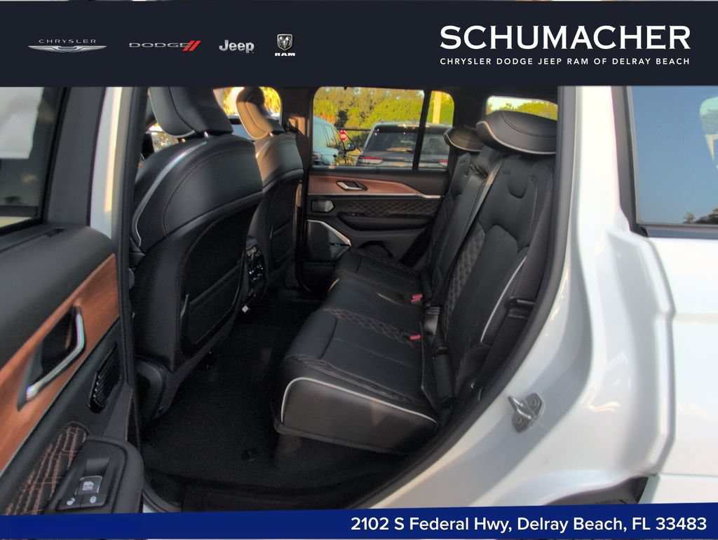 New 2025 Jeep Grand Cherokee Summit AWD/4WD image 6