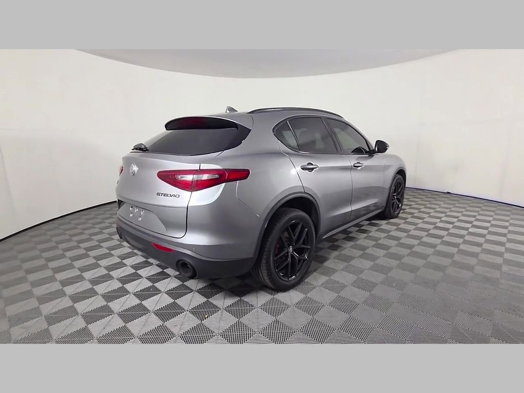 Used 2019 Alfa Romeo Stelvio Ti Sport w/ Quick Order Package 22S Sport AWD/4WD image 40