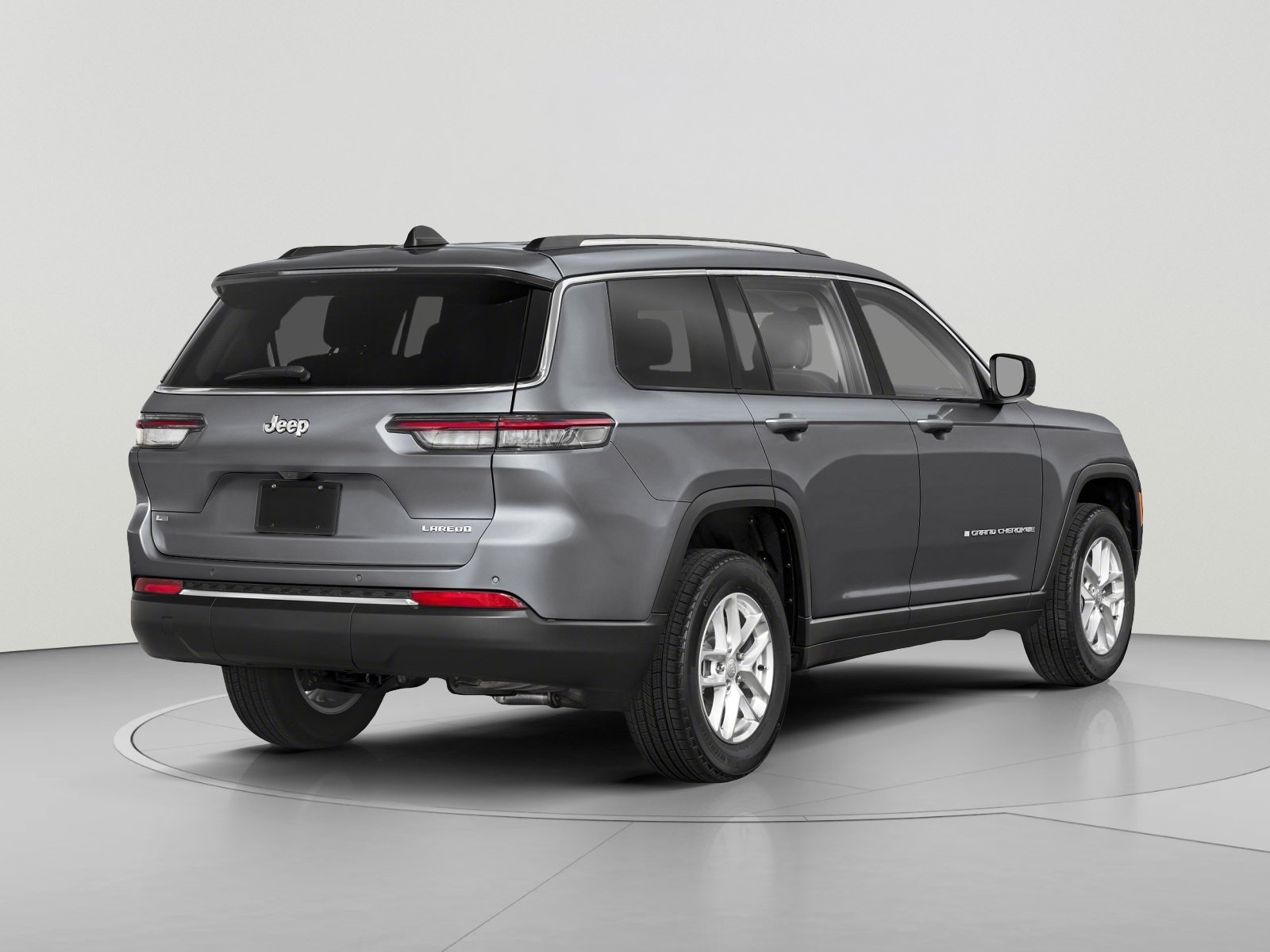 Used 2024 Jeep Grand Cherokee L Limited w/ Black Appearance Package AWD/4WD image 2