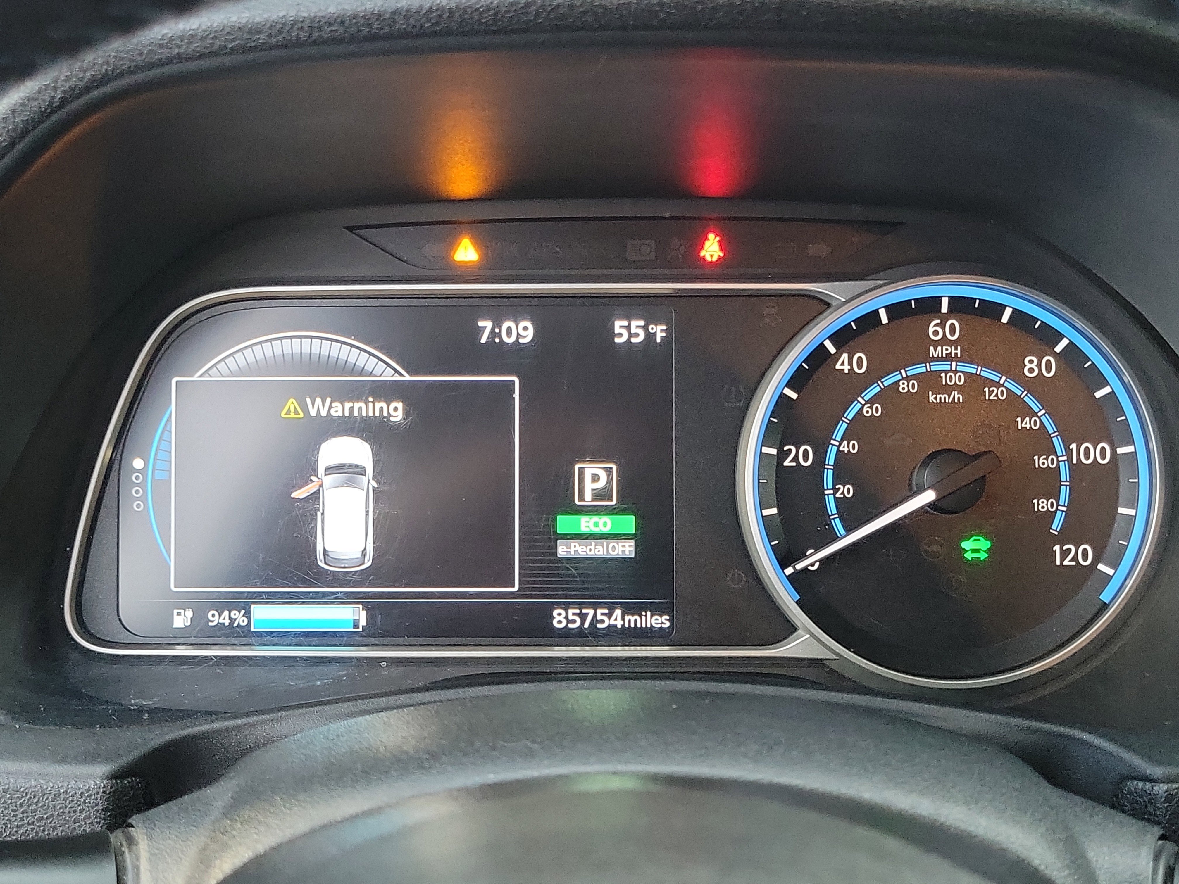 Used 2018 Nissan Leaf SV w/ SV Technology Package image 9