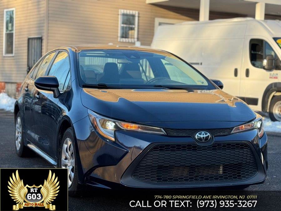 Used 2022 Toyota Corolla LE image 3