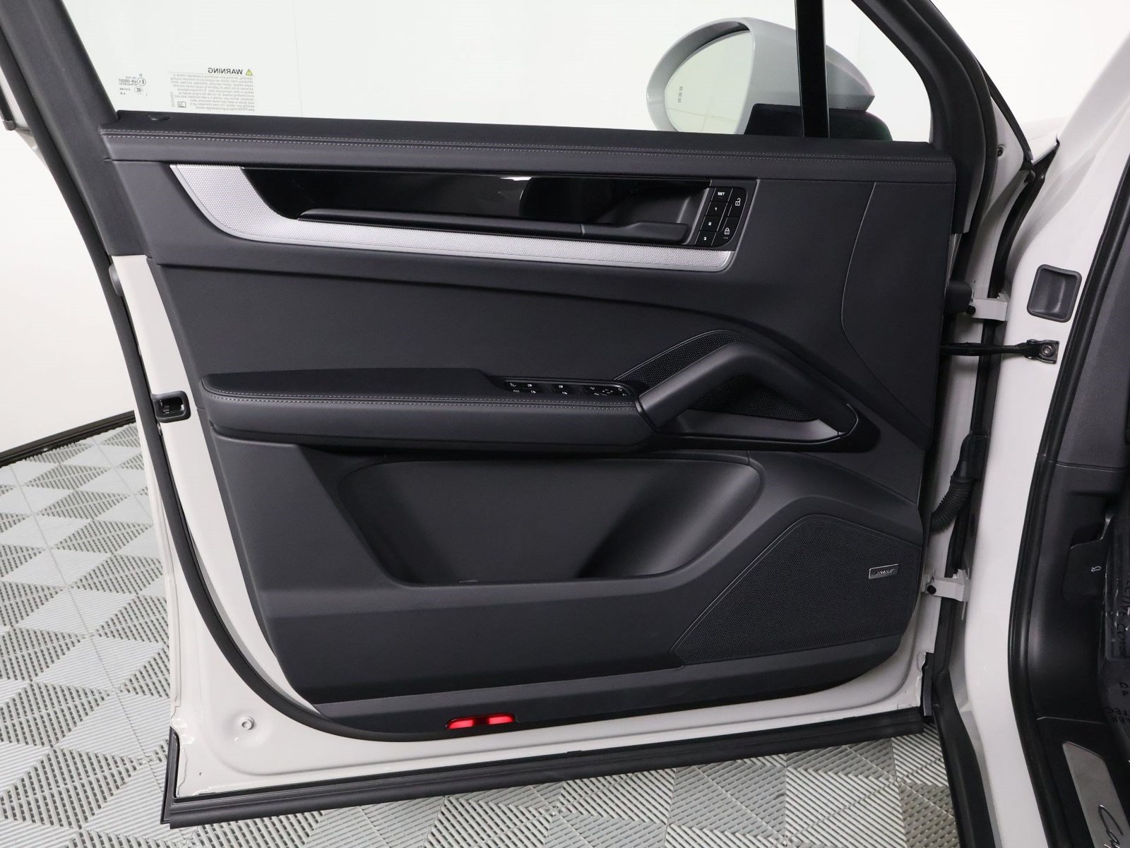 Certified 2026 Porsche Cayenne E-Hybrid AWD/4WD image 20