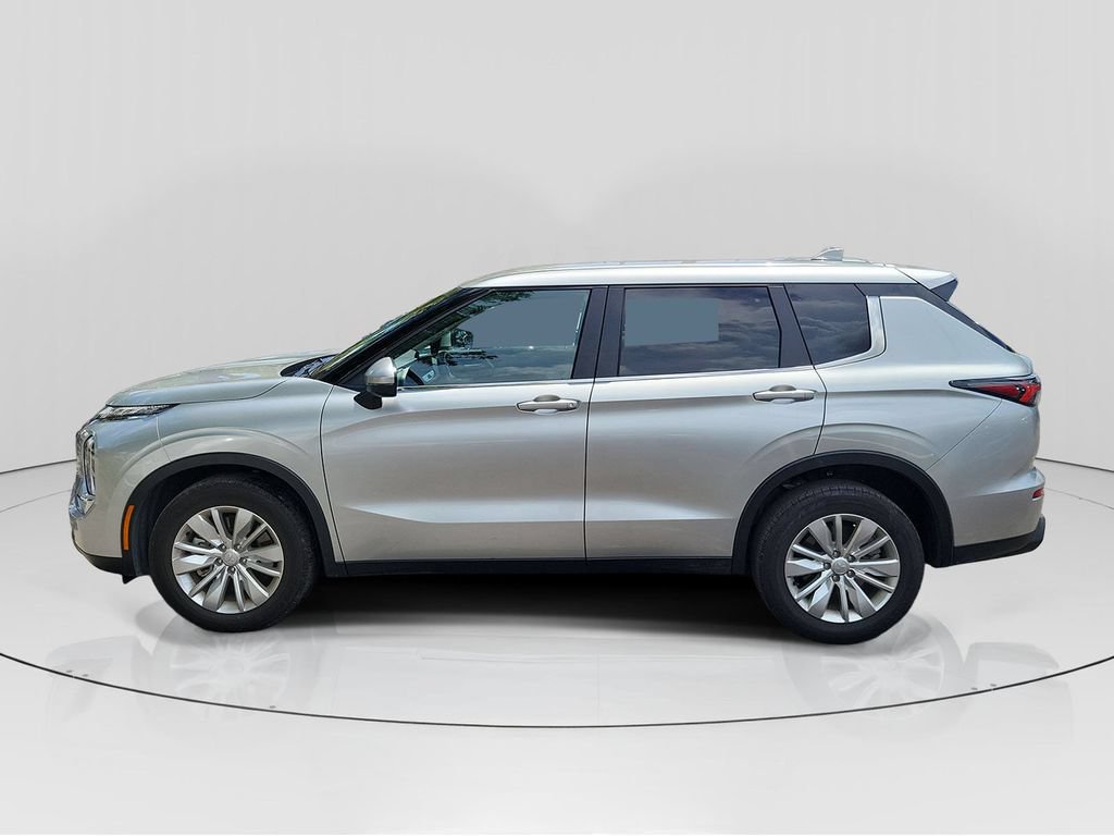 Used 2026 Mitsubishi Outlander ES FWD image 4