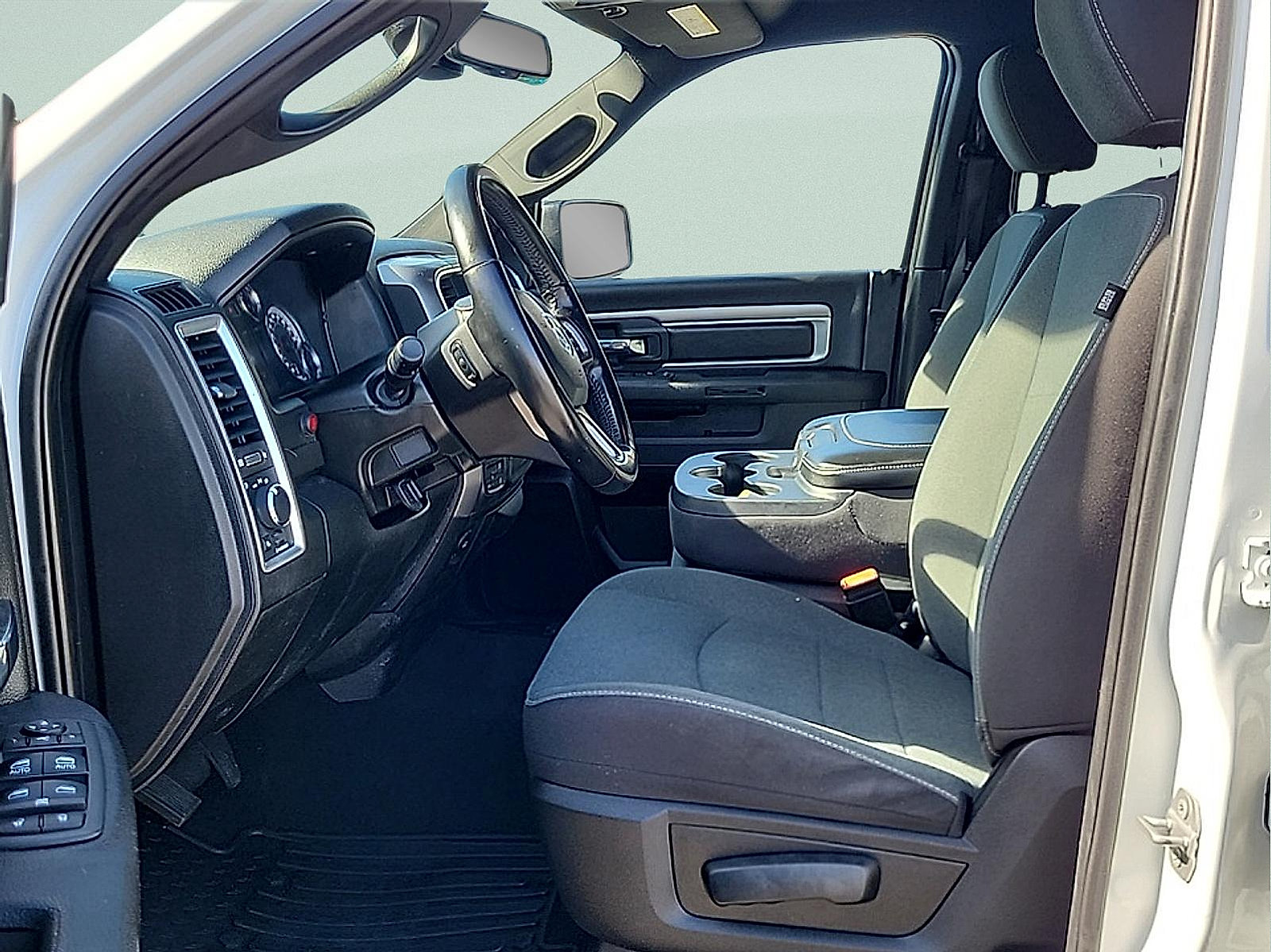 Used 2022 RAM 1500 Warlock AWD/4WD image 13