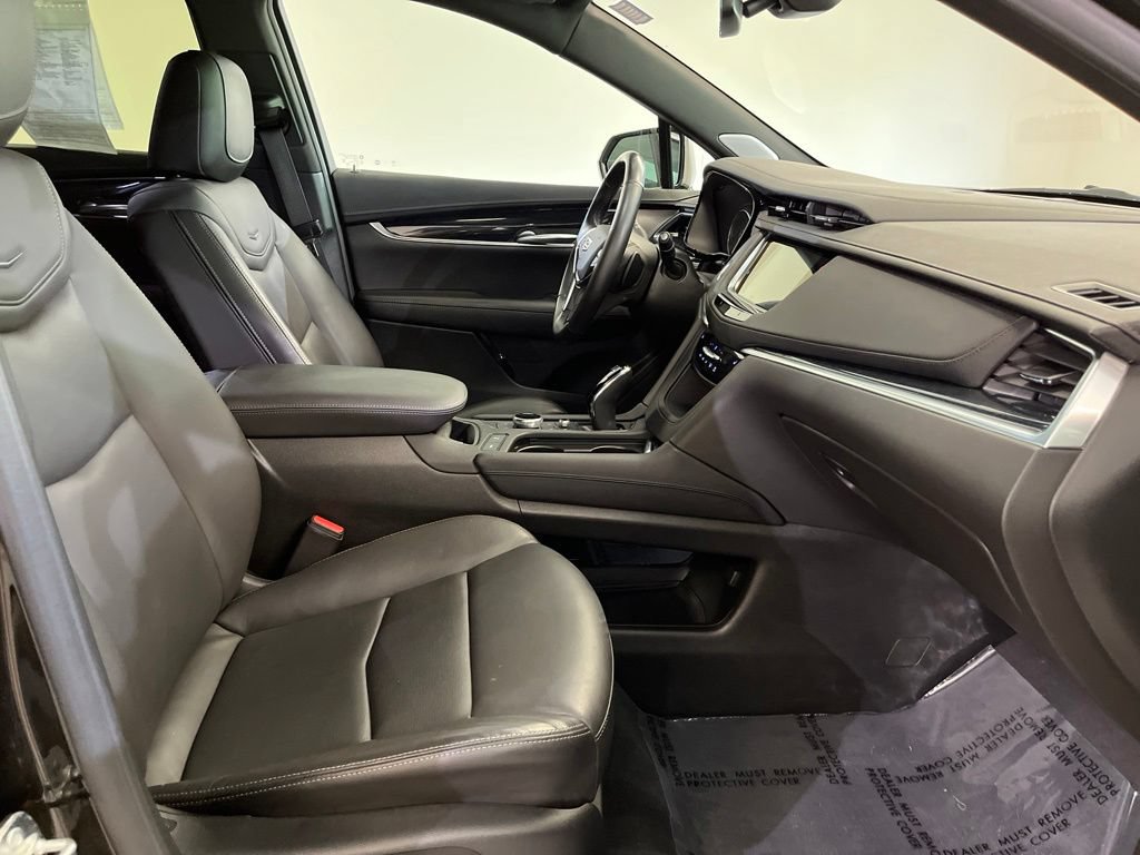 Certified 2024 Cadillac XT5 Premium Luxury w/ LPO, Floor Liner Package AWD/4WD image 11