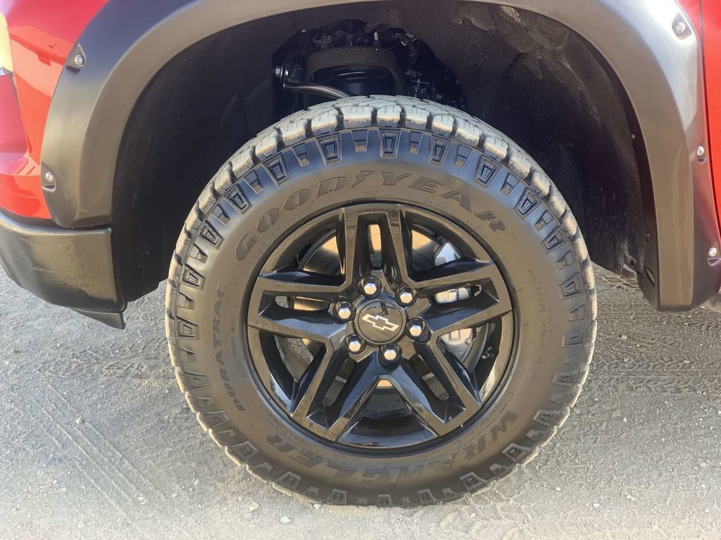 Certified 2024 Chevrolet Silverado 1500 Custom Trail Boss w/ Dark Appearance Package AWD/4WD image 31