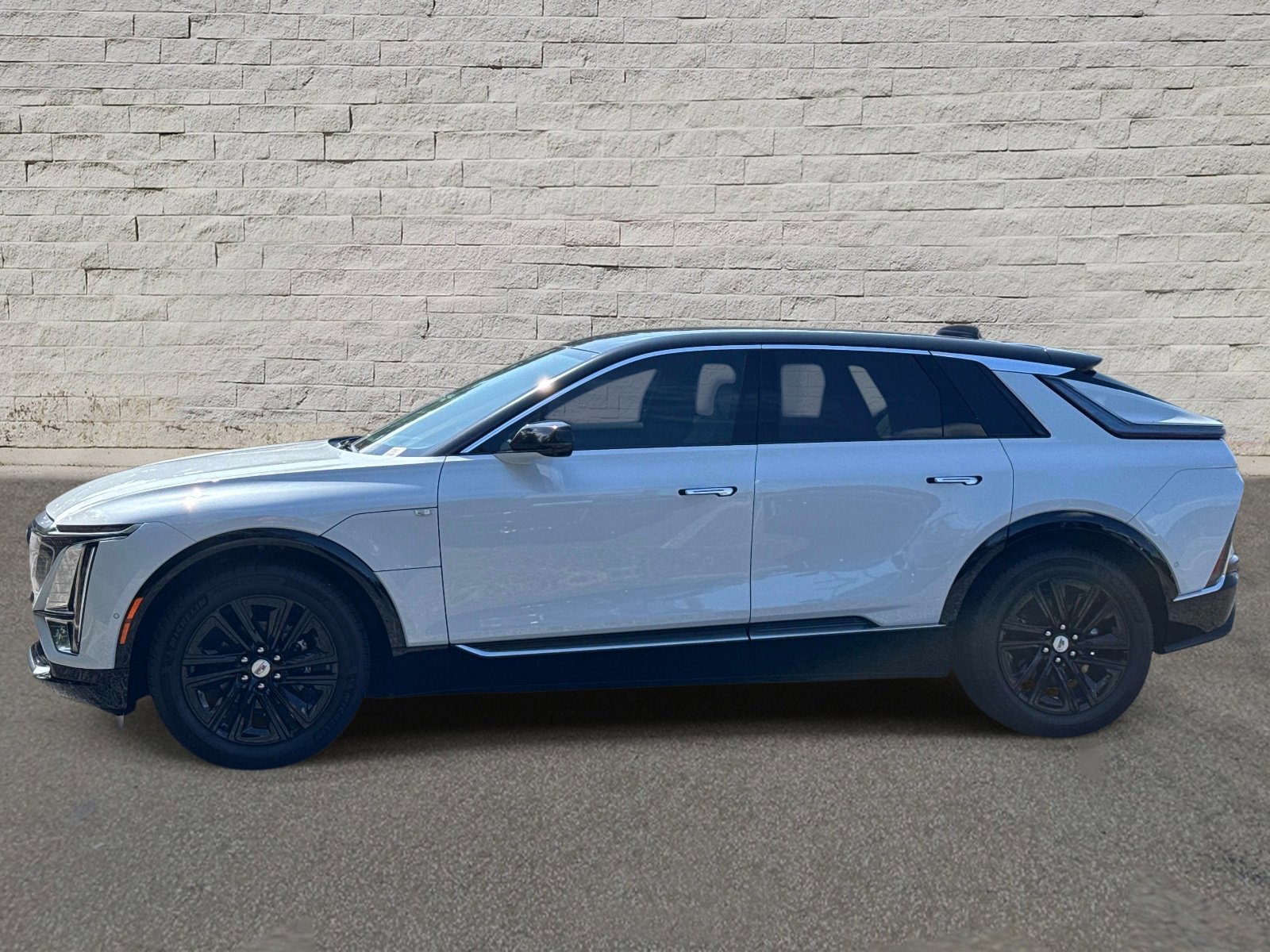New 2026 Cadillac Lyriq Luxury RWD image 27