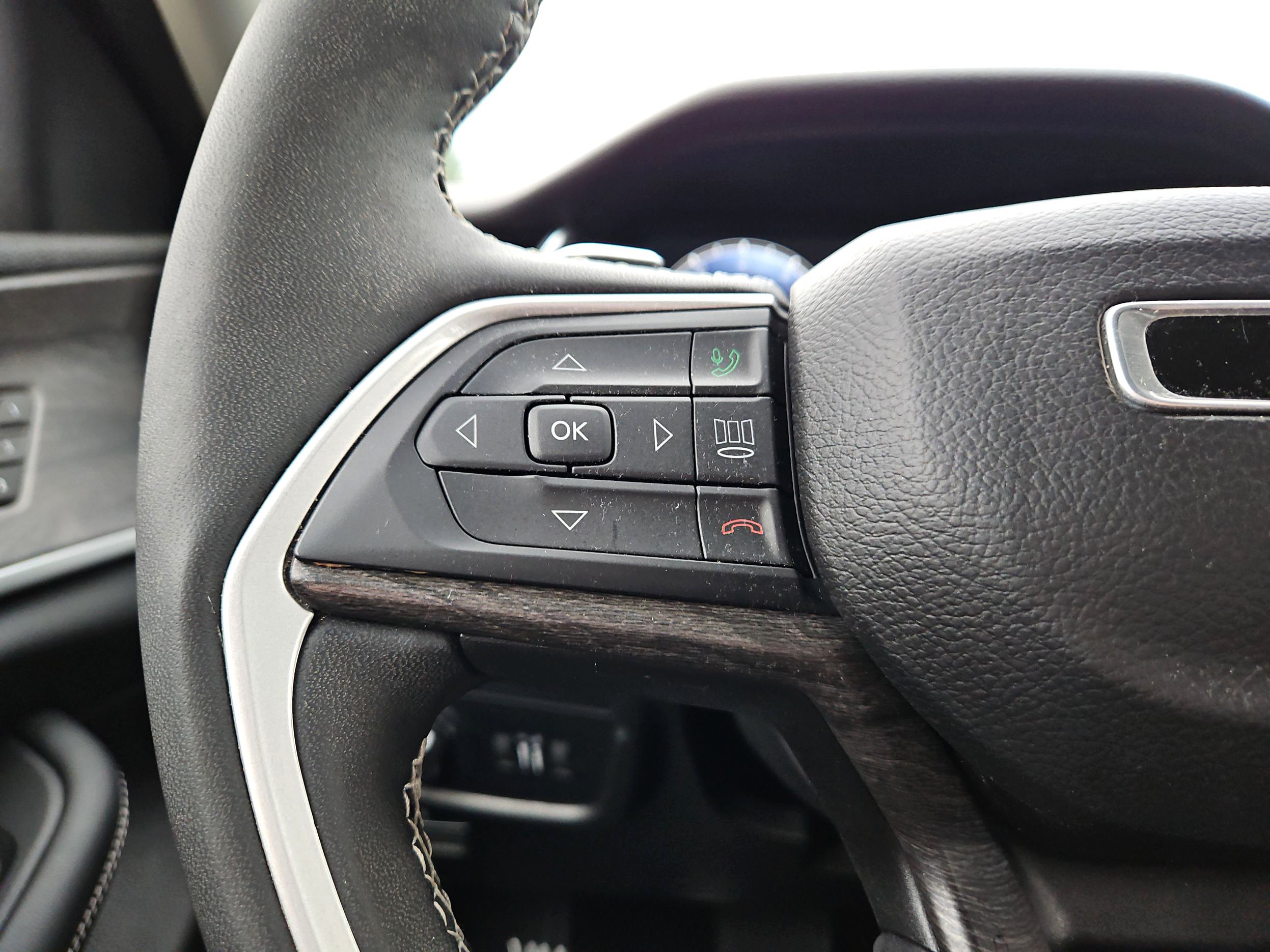 Used 2023 Jeep Grand Cherokee Limited RWD image 59