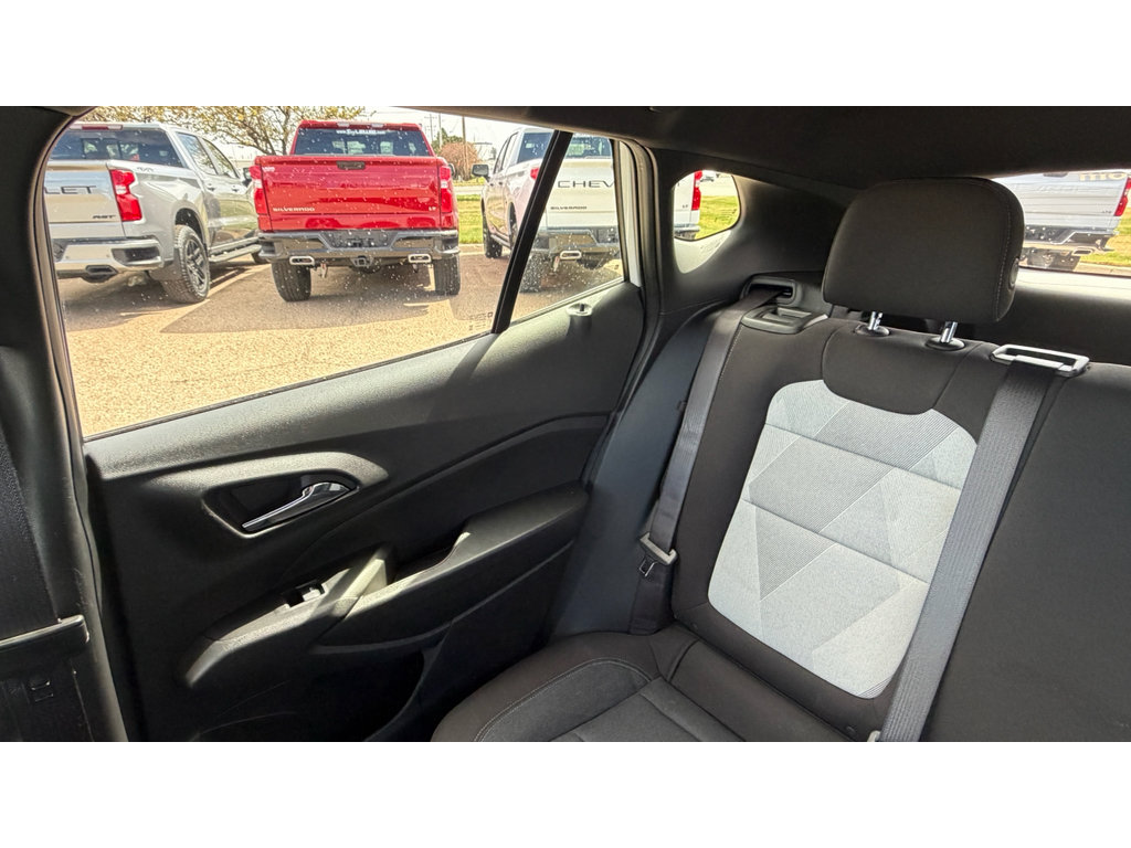 Certified 2024 Chevrolet Trax RS w/ Driver Confidence Package image 22