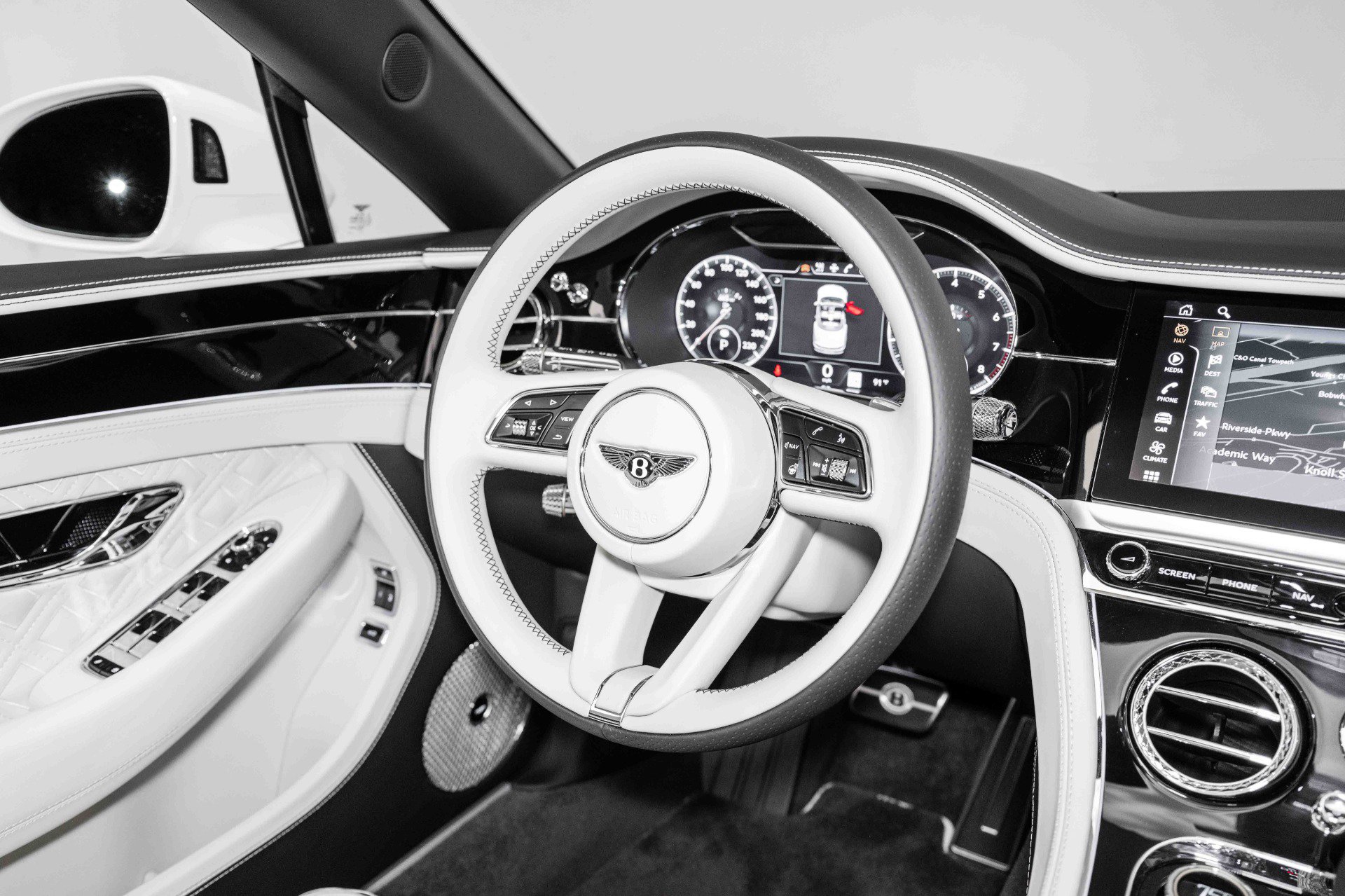 Used 2022 Bentley Continental GT image 23
