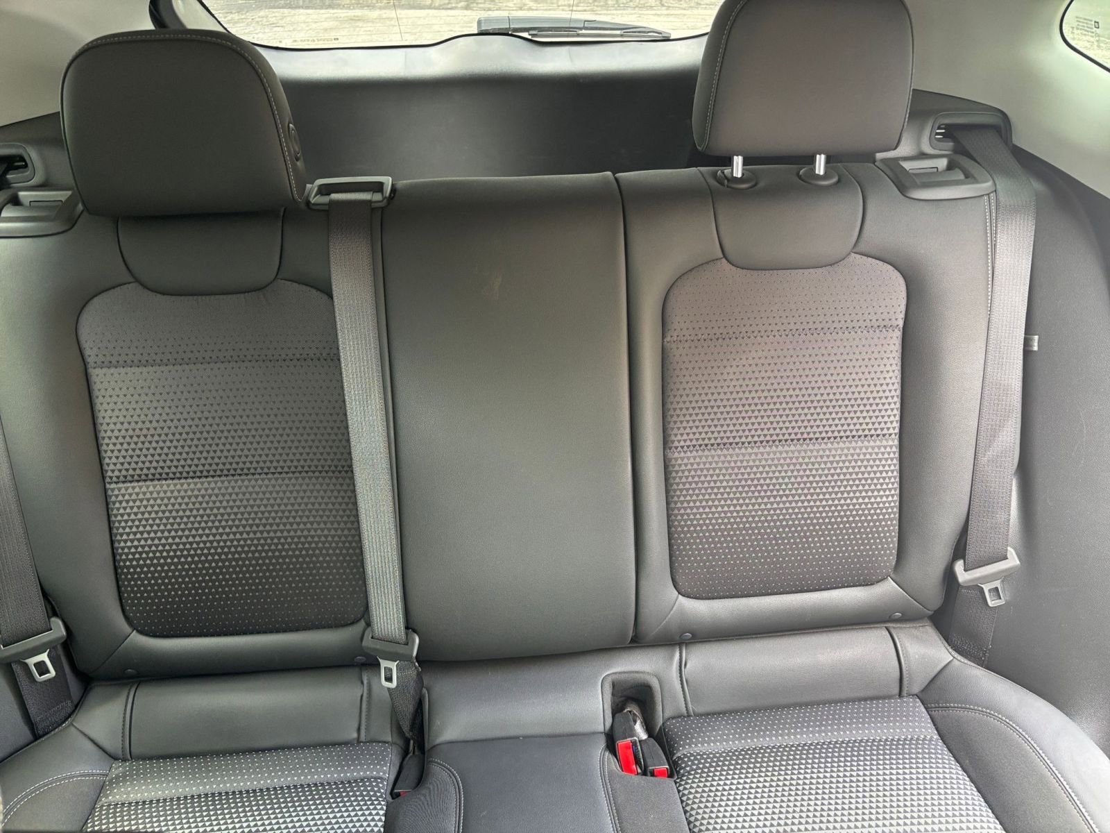 Used 2025 Chevrolet Trax LT w/ LT Convenience Package FWD image 33
