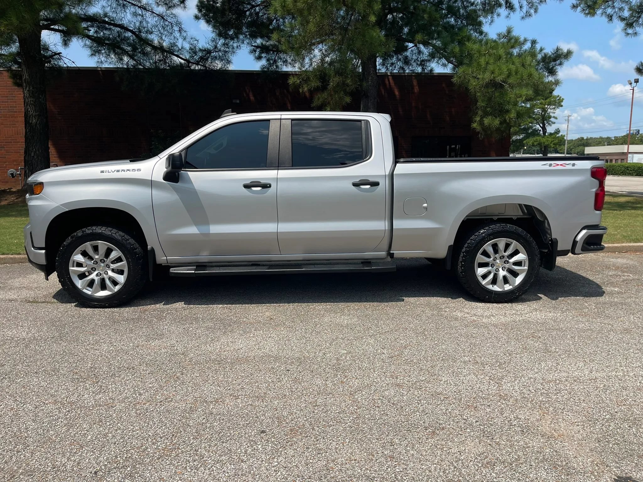Used 2021 Chevrolet Silverado 1500 Custom AWD/4WD image 2