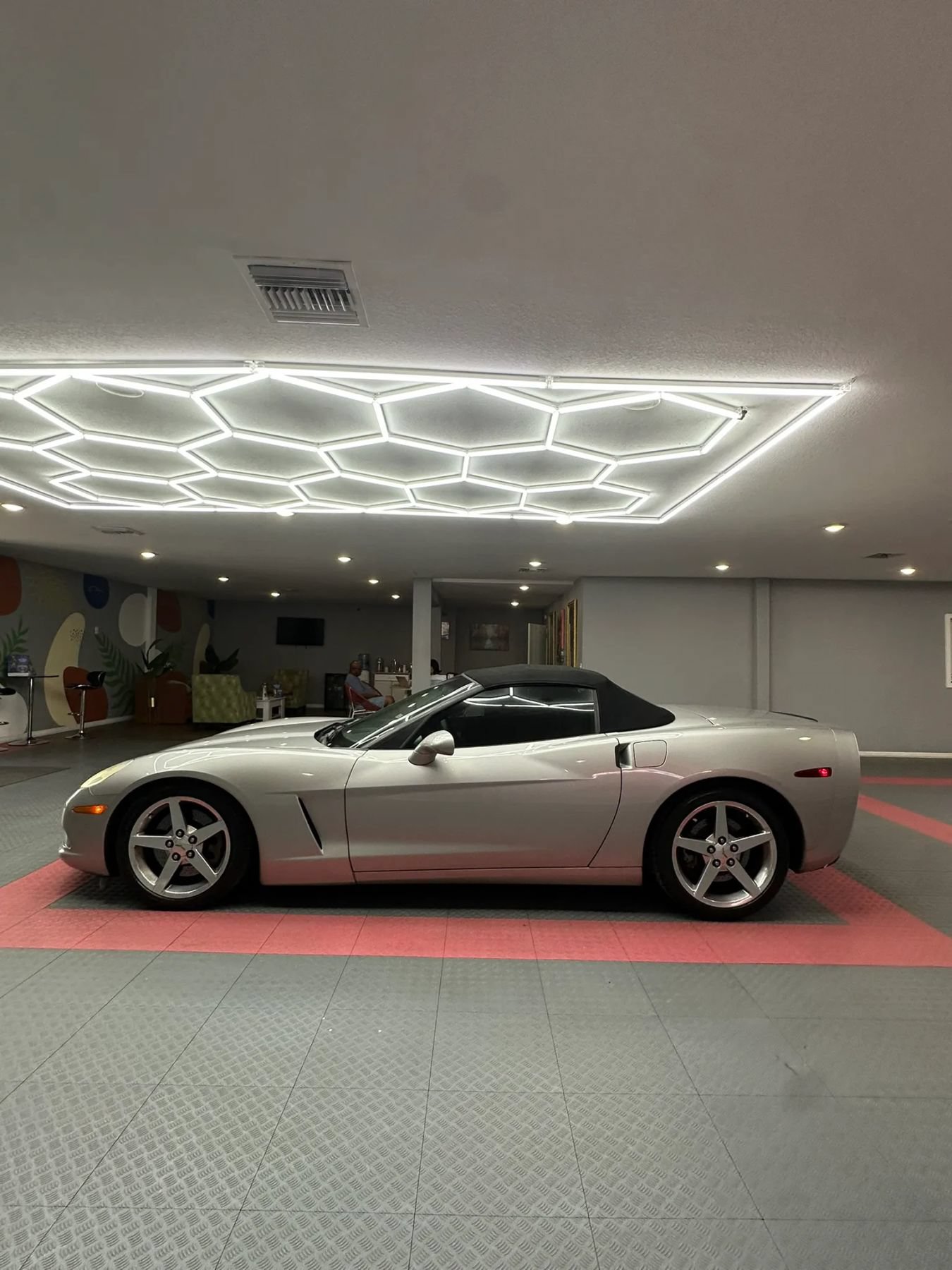 Used 2005 Chevrolet Corvette Convertible w/ Preferred Equipment Group RWD image 3