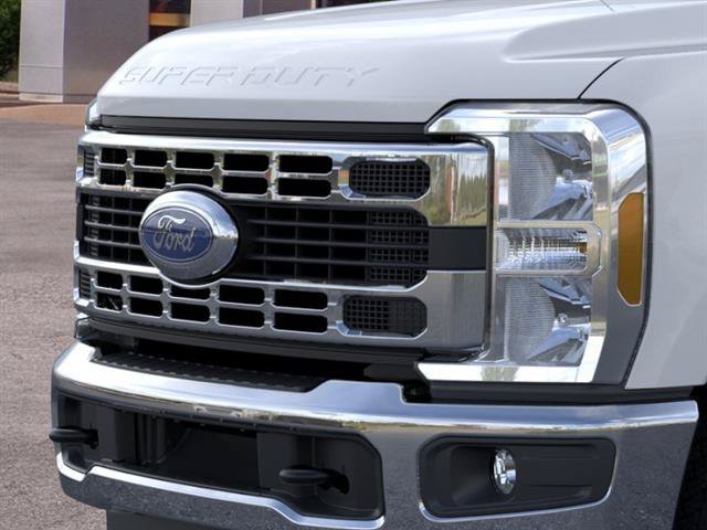 New 2026 Ford F350 XLT w/ FX4 Off-Road Package AWD/4WD image 17