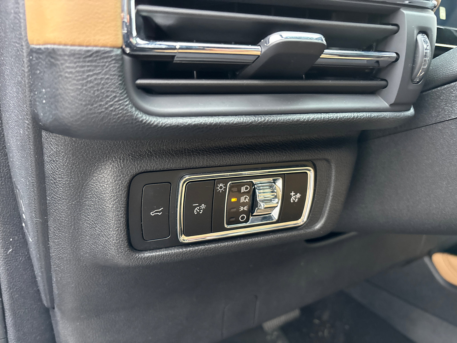 Certified 2023 Lincoln Corsair Reserve w/ Equipment Group 201A image 14