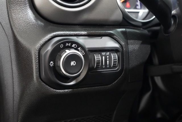 Used 2022 Jeep Wrangler Unlimited Sport w/ Sun And Sound Package AWD/4WD image 18