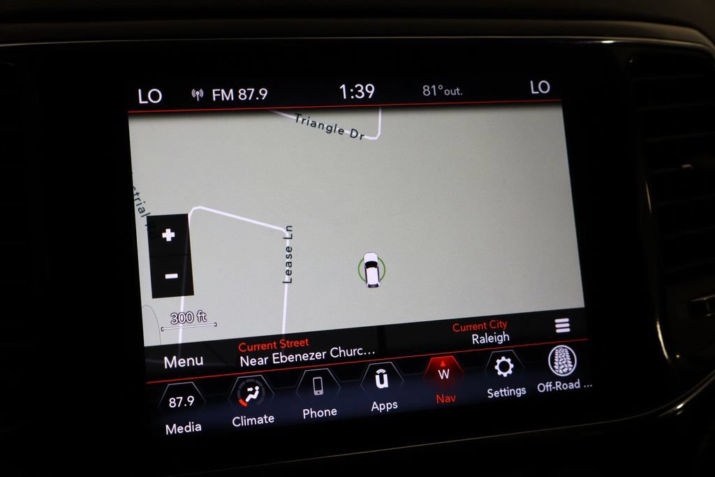 Used 2022 Jeep Grand Cherokee Laredo E AWD/4WD image 37
