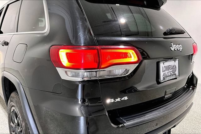 Used 2020 Jeep Grand Cherokee Laredo AWD/4WD image 47