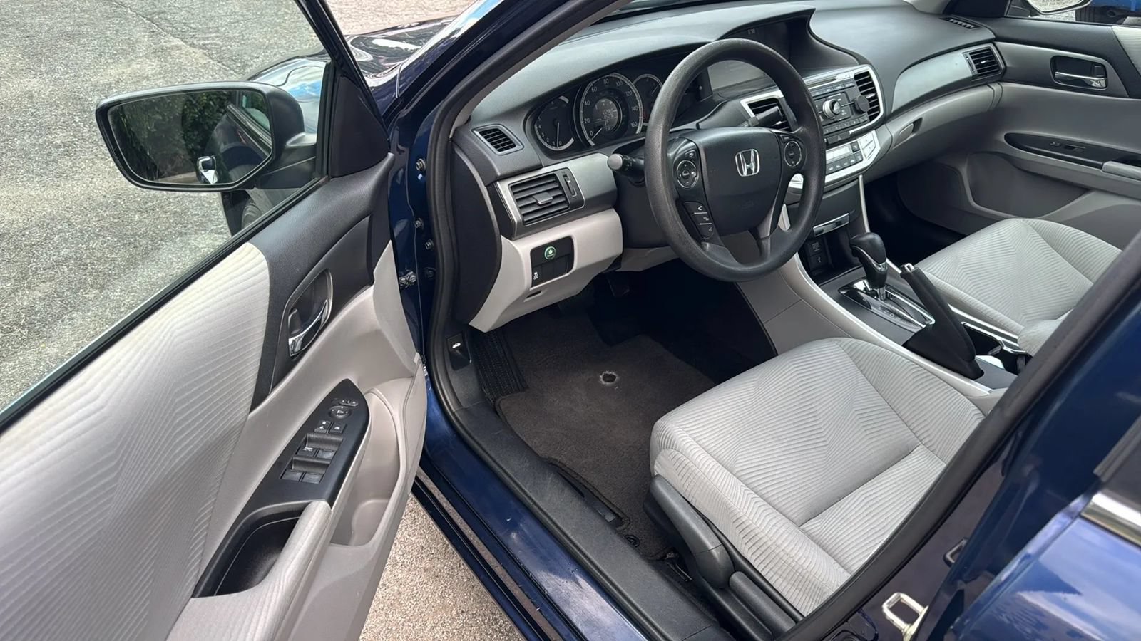 Used 2015 Honda Accord LX image 9