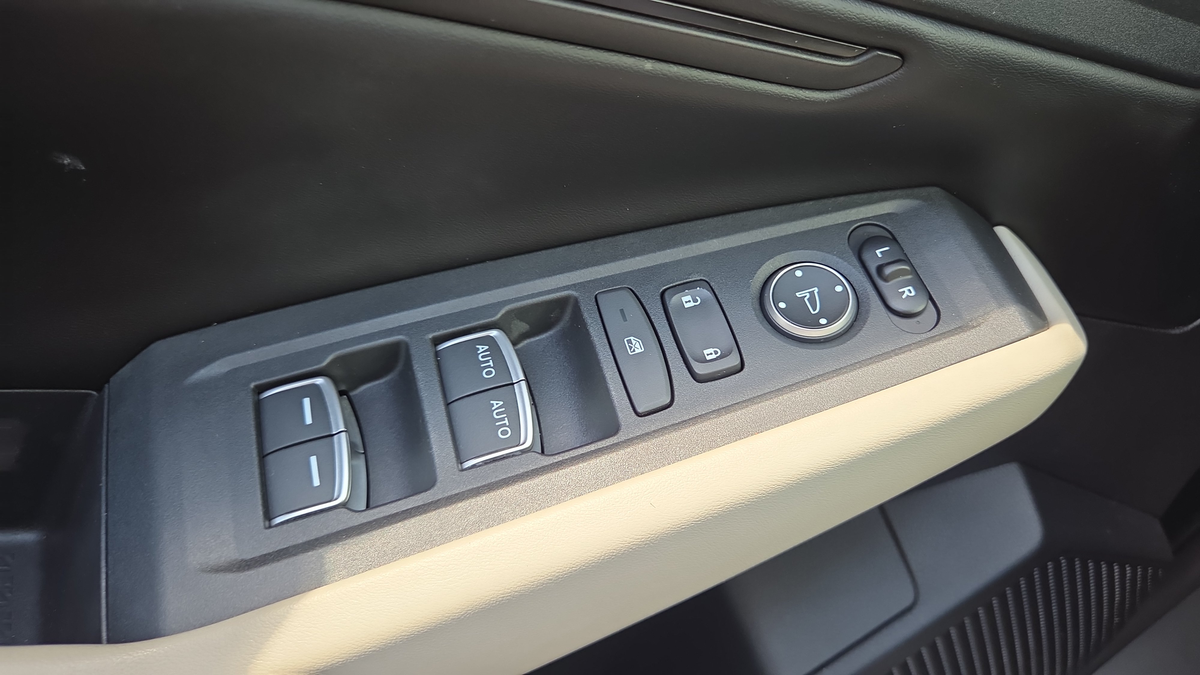 Used 2023 Honda Accord EX image 29