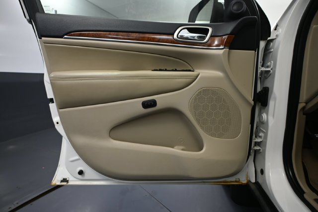 Used 2011 Jeep Grand Cherokee Limited AWD/4WD image 13