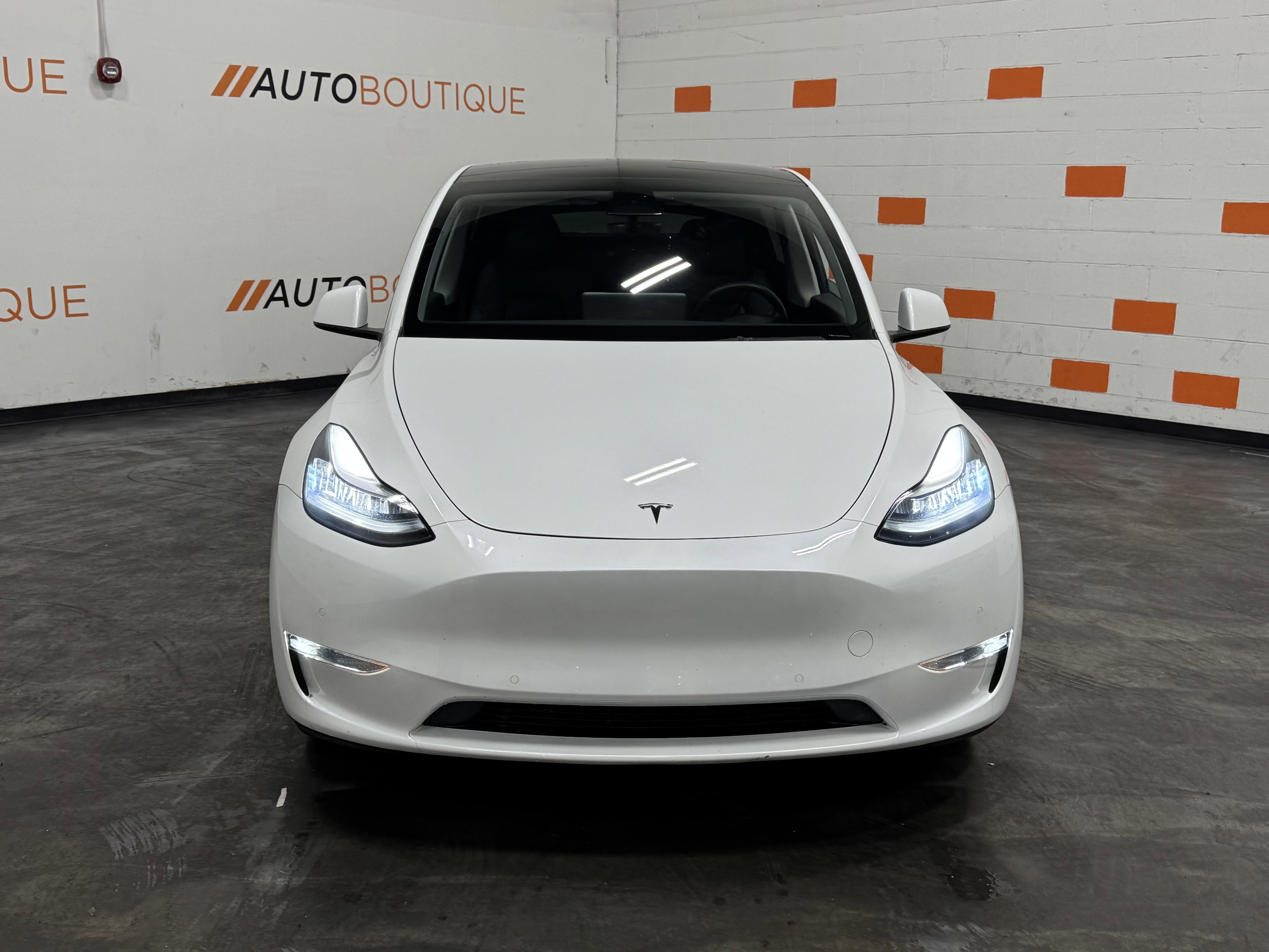 Used 2021 Tesla Model Y Long Range image 3