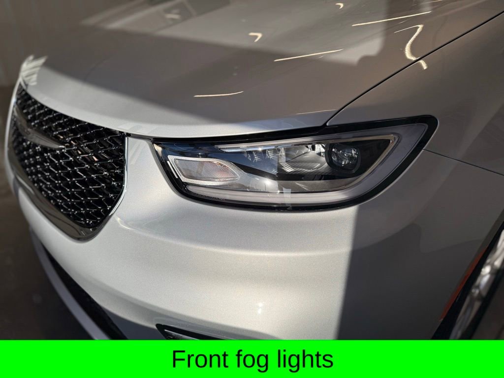 New 2026 Chrysler Pacifica Select image 8