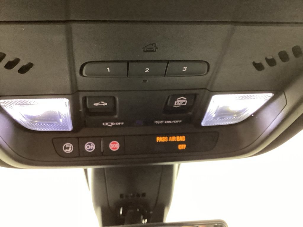 Used 2019 Chevrolet Blazer Premier w/ Sun and Wheels Package AWD/4WD image 23