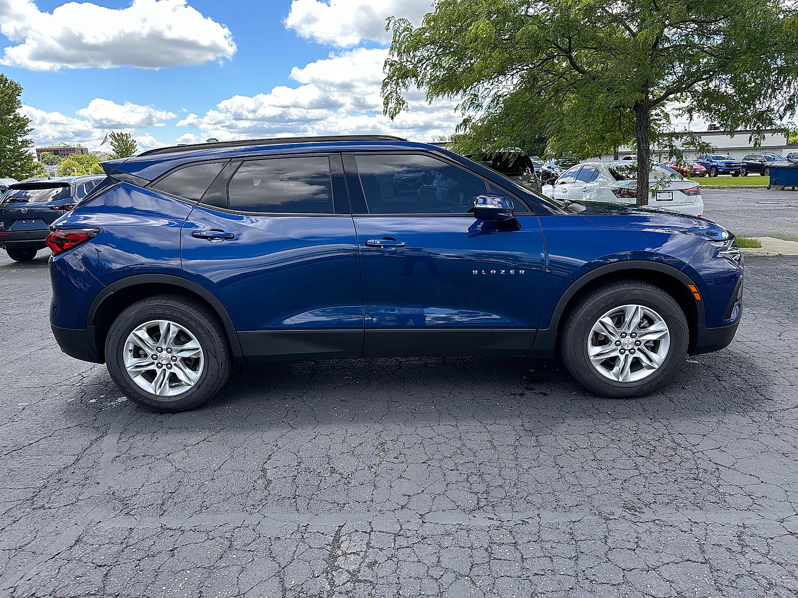 Used 2022 Chevrolet Blazer LT AWD/4WD image 2