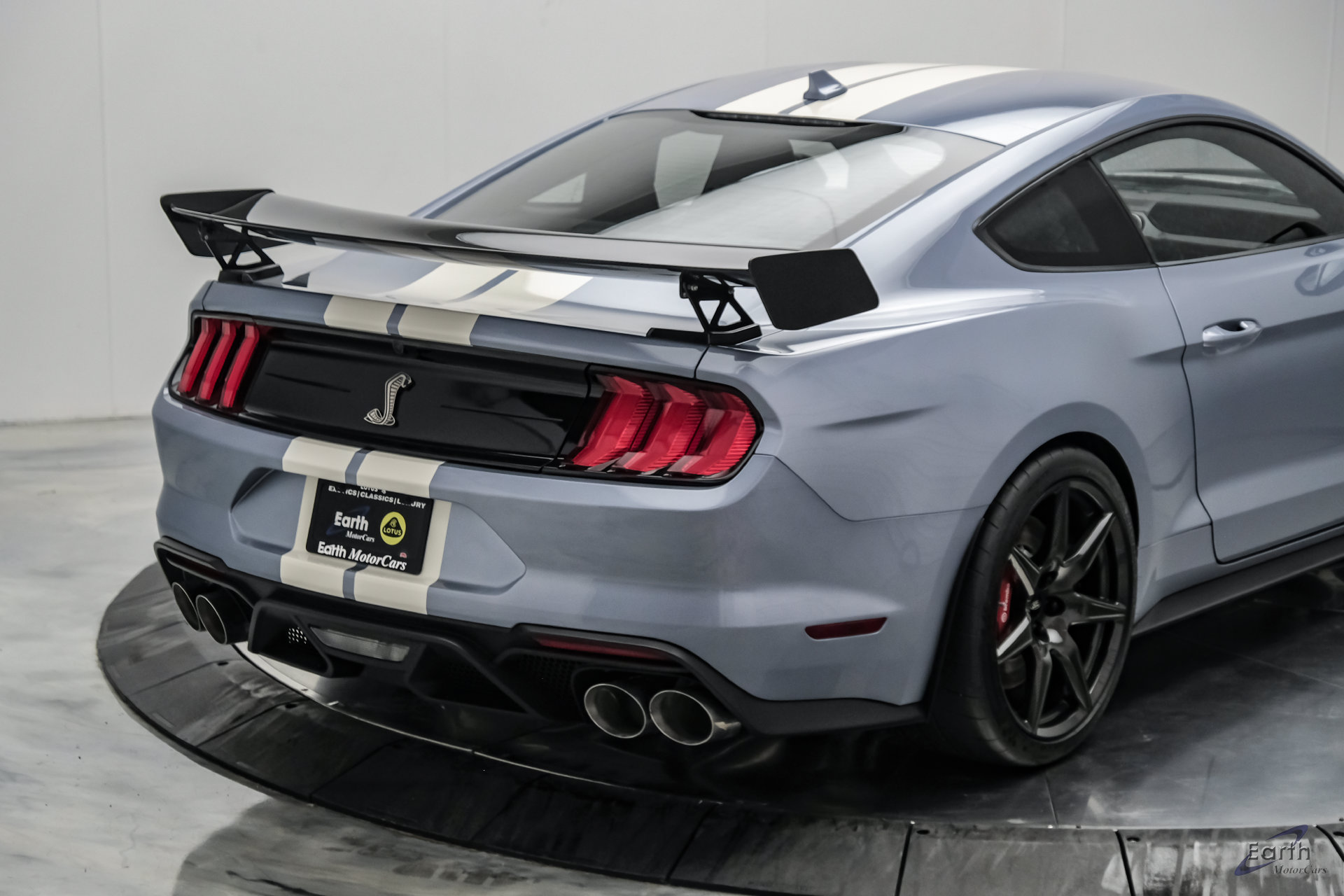 Used 2022 Ford Mustang Shelby GT500 w/ Carbon Fiber Track Pack RWD image 23