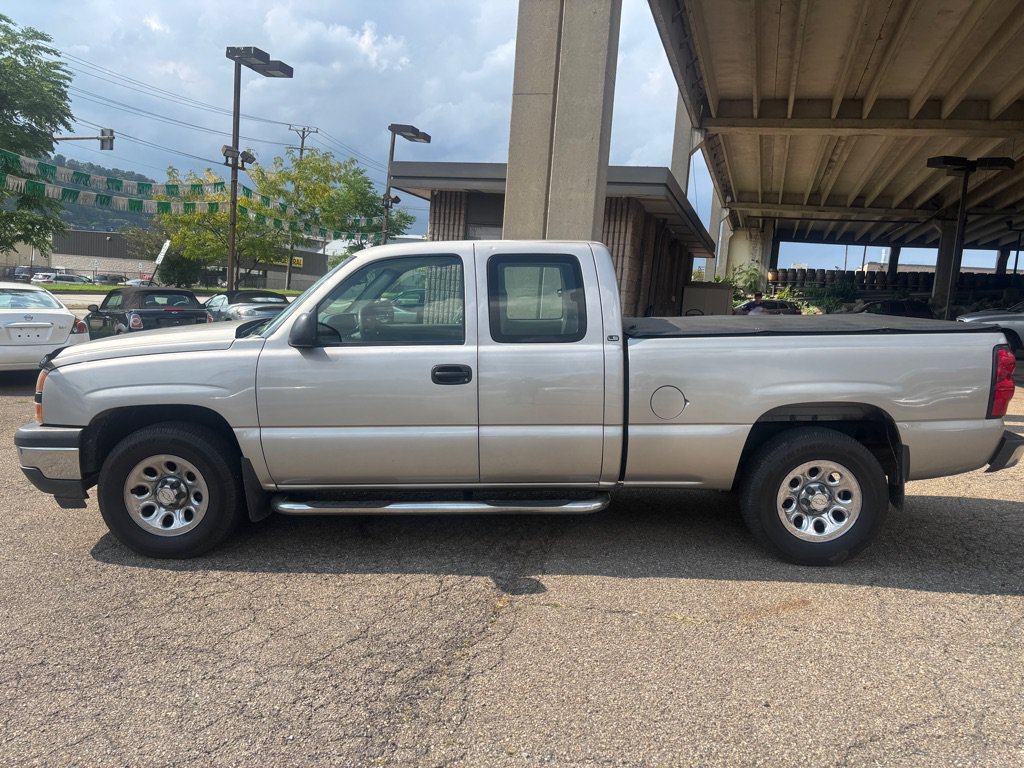Used 2007 Chevrolet Silverado 1500 LS AWD/4WD image 2