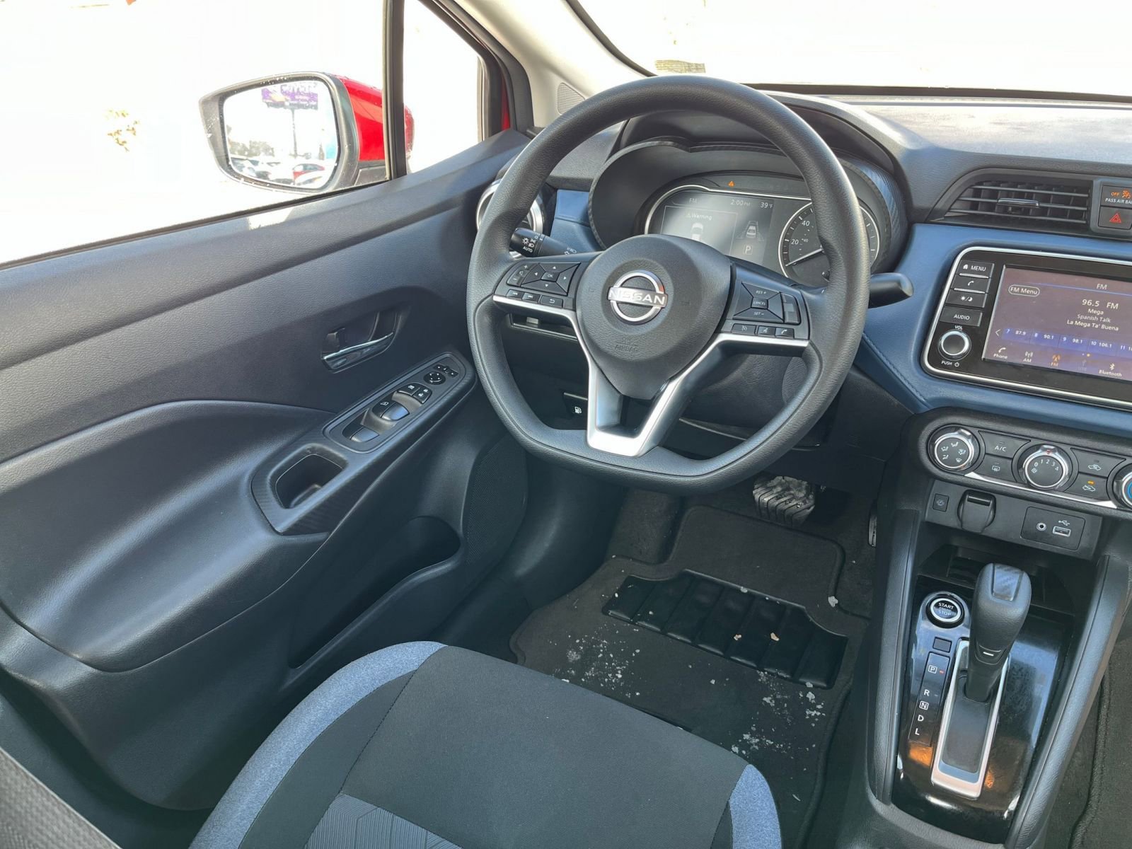 Used 2025 Nissan Versa SV image 30