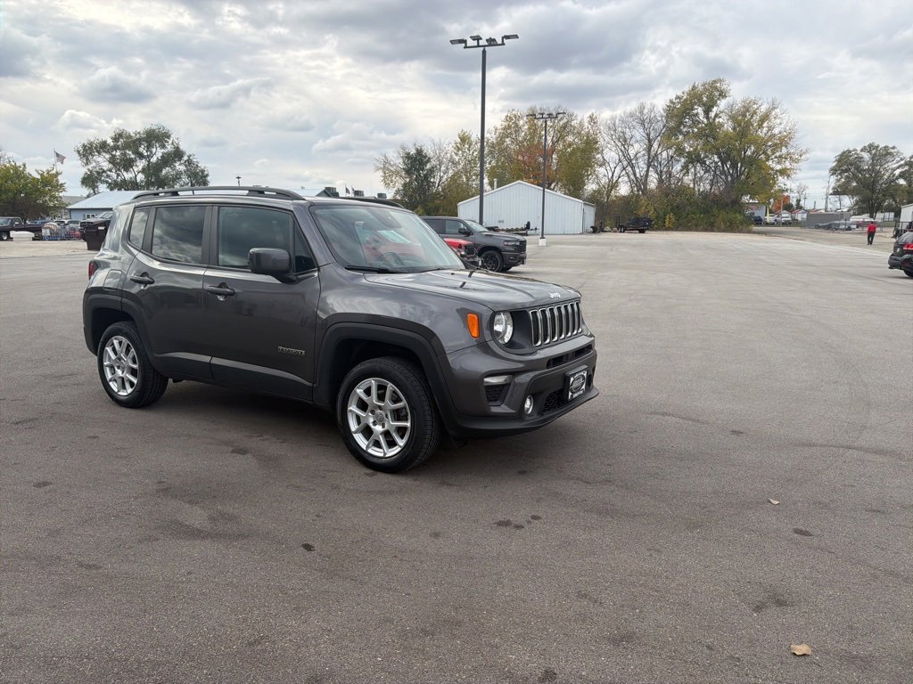 Used 2019 Jeep Renegade Latitude w/ Cold Weather Group image 29