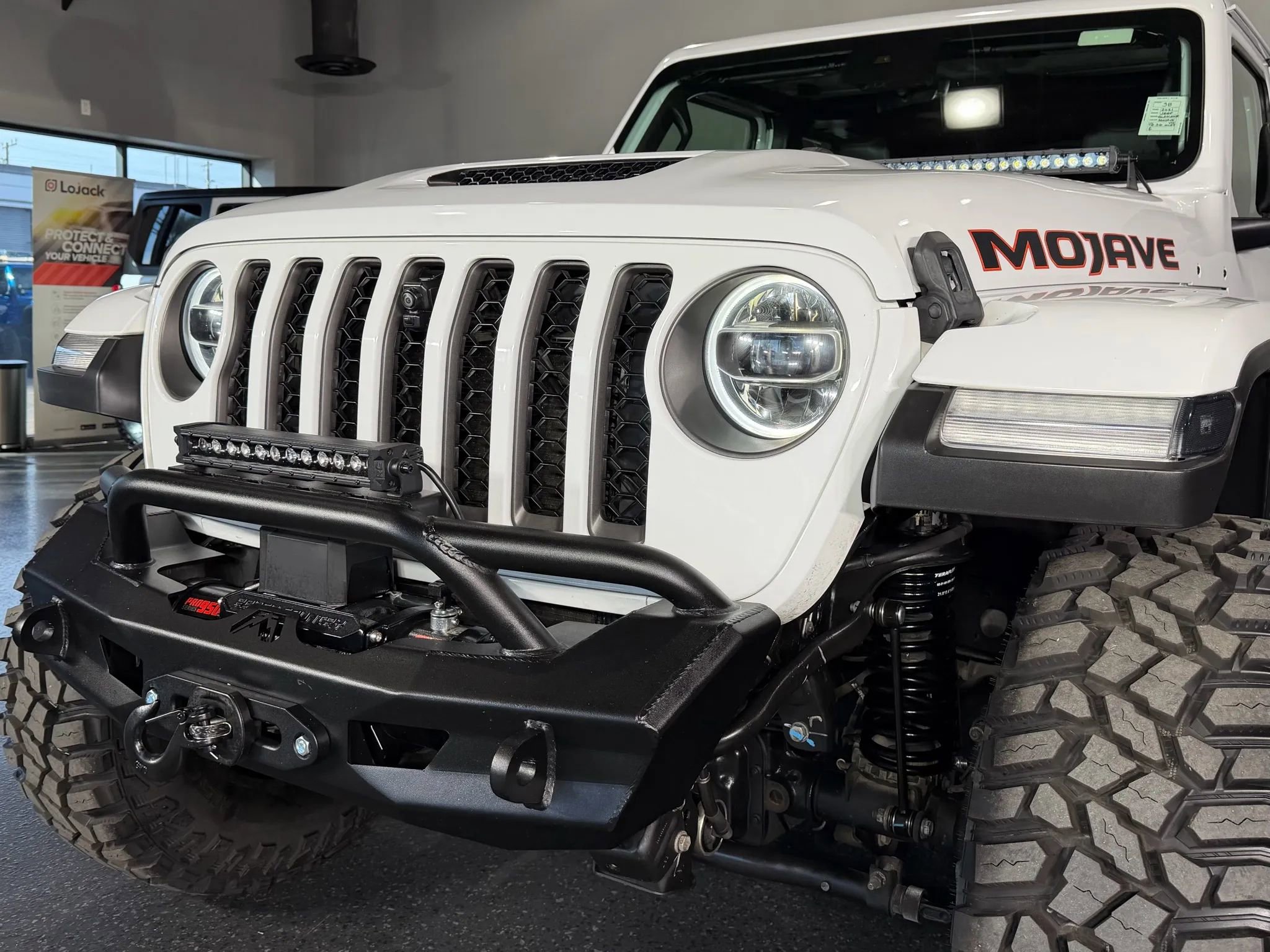 Used 2021 Jeep Gladiator Mojave AWD/4WD image 5