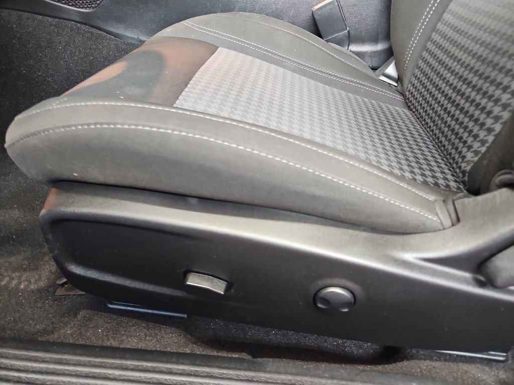 Used 2023 Dodge Challenger SXT RWD image 21