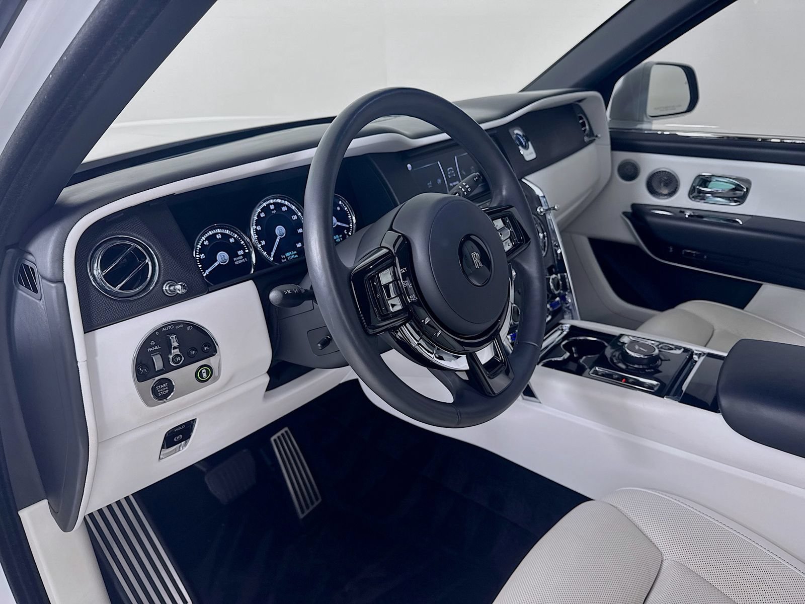 Certified 2021 Rolls-Royce Cullinan AWD/4WD image 11