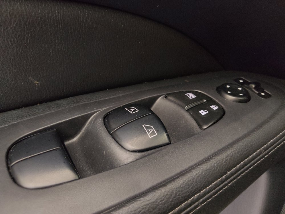 Used 2018 Nissan Pathfinder SV AWD/4WD image 27
