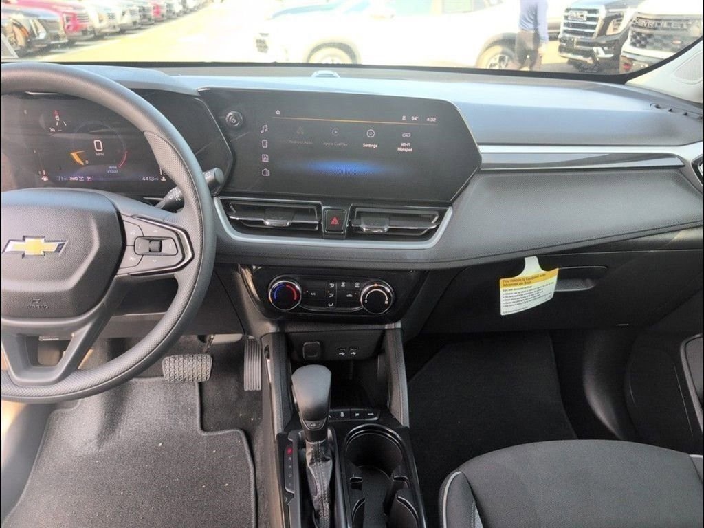 Used 2025 Chevrolet TrailBlazer LT w/ Driver Confidence Package image 16