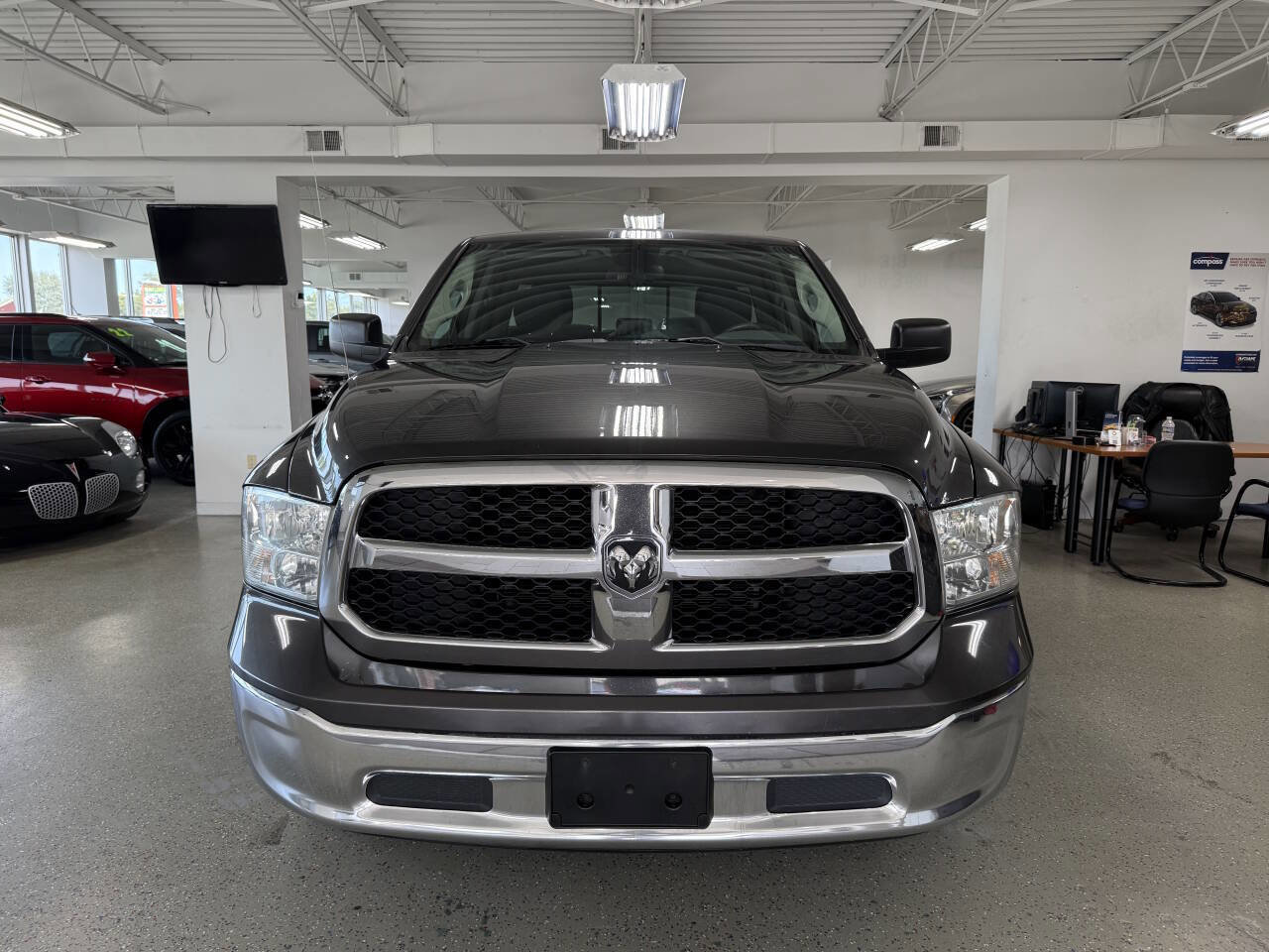 Used 2018 RAM 1500 Classic SLT image 2