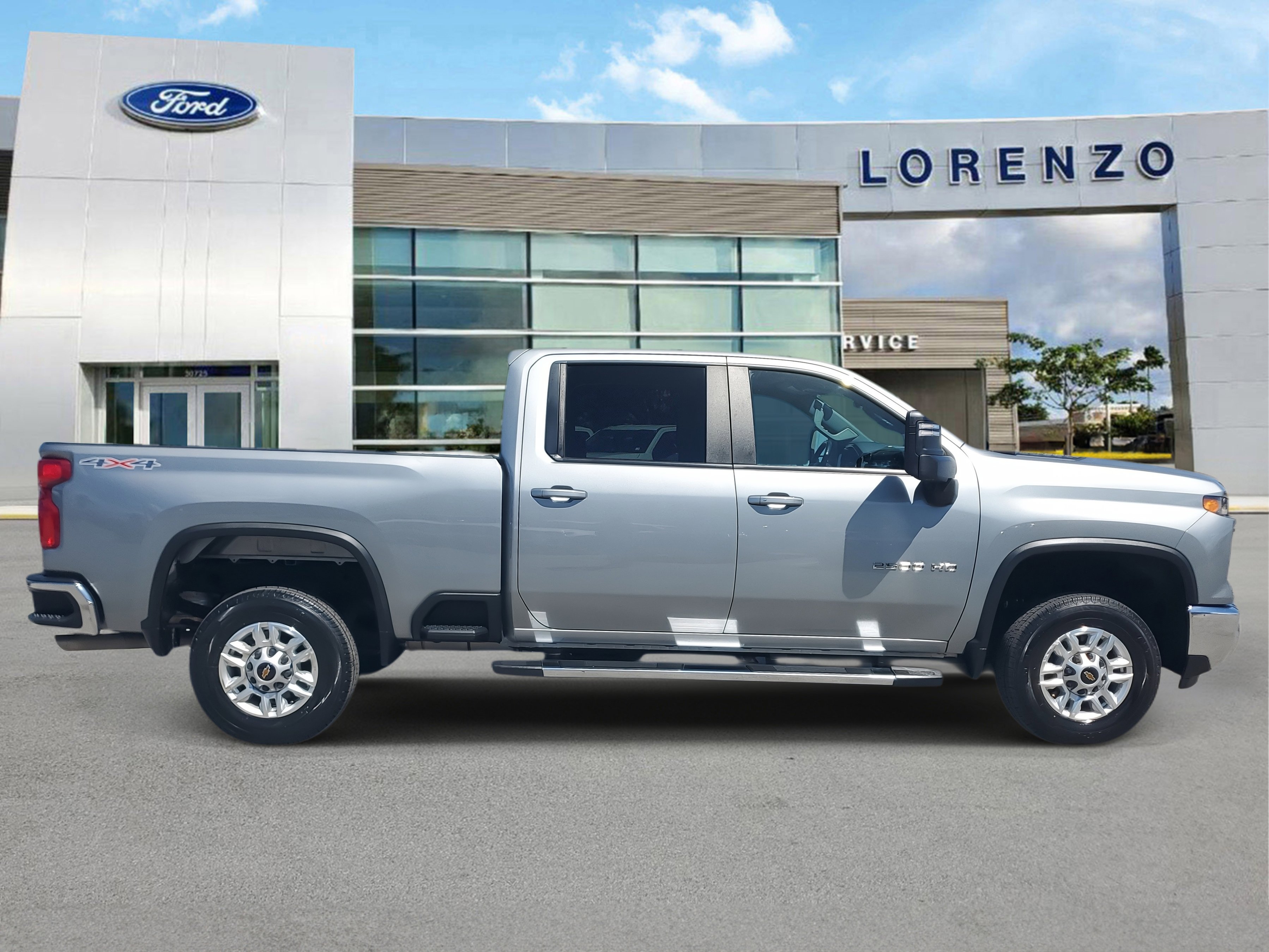 Used 2024 Chevrolet Silverado 2500 LT image 4